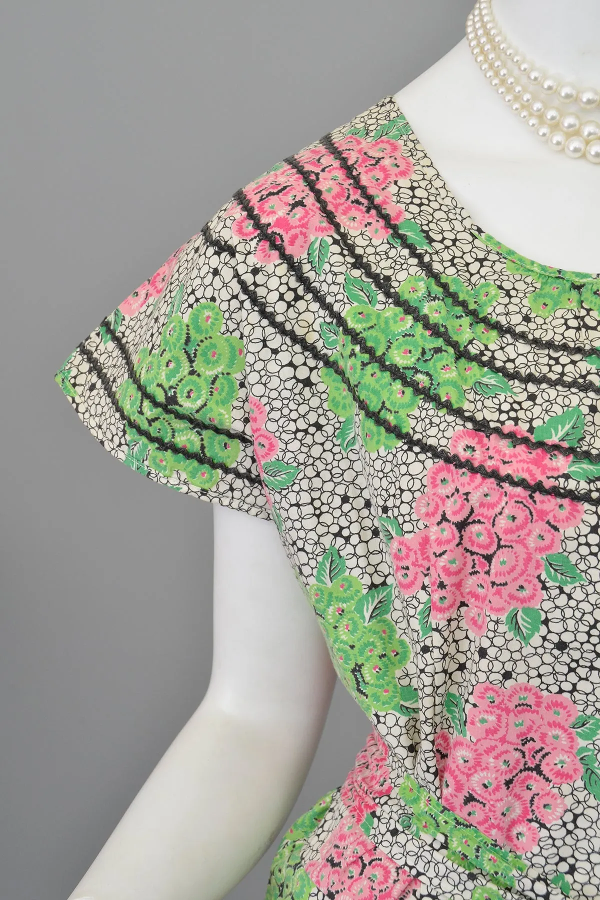 1940s 50s Pink Green Hydrangea Print Wrap House Dress