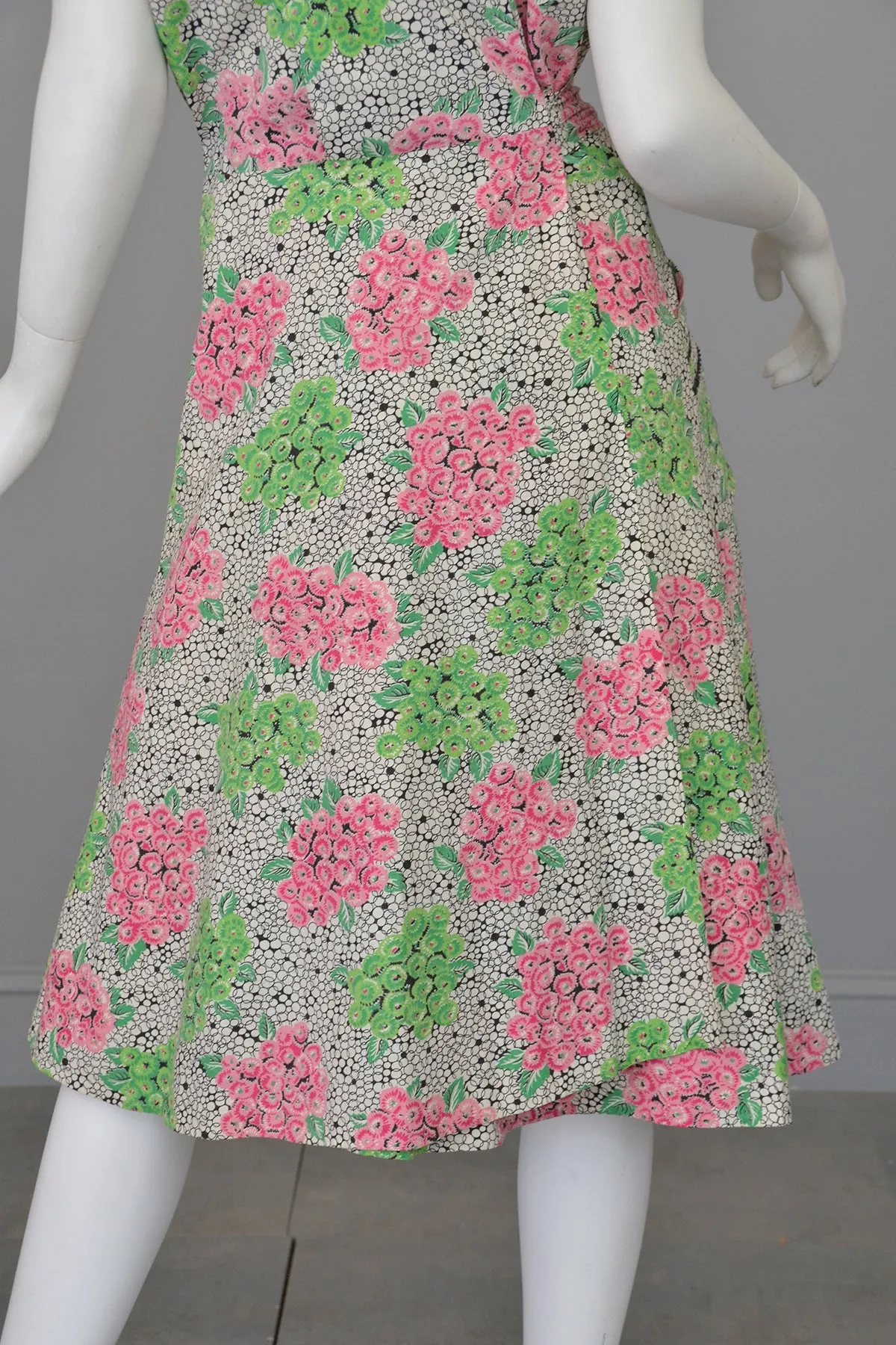 1940s 50s Pink Green Hydrangea Print Wrap House Dress