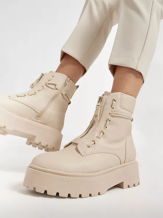 Catwalk  Cream Chunky Front Zip Detailed Ankle Boot