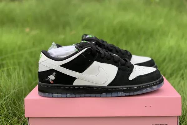 NIKE SB DUNK LOW PIGEON SCHWARZ WEISS