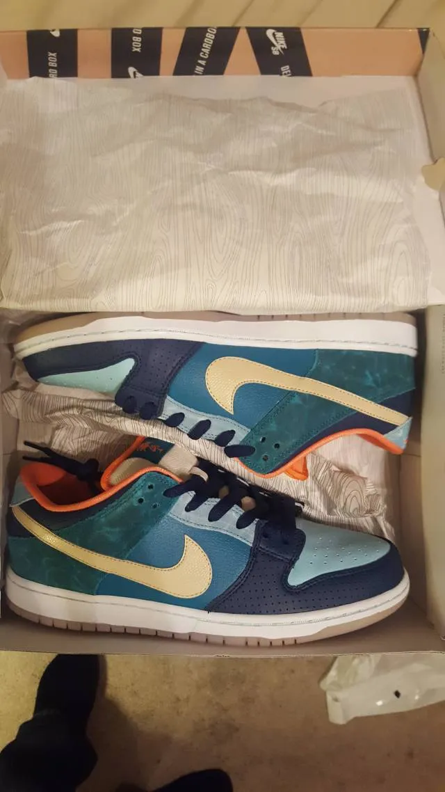 Nike SB Dunk Low "MIA Skate Shop"